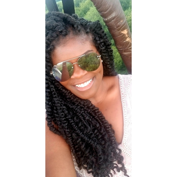 Meet your Posher, Jess - Picture 1 of 1